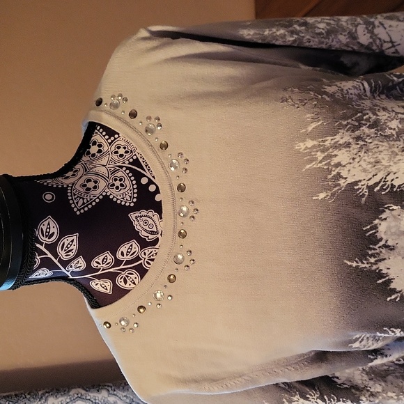 EUC Alfred Dunner Gray/White "Trees" Embellished Knit Top. 3/4 Sleeves. Size PM - Picture 3 of 4